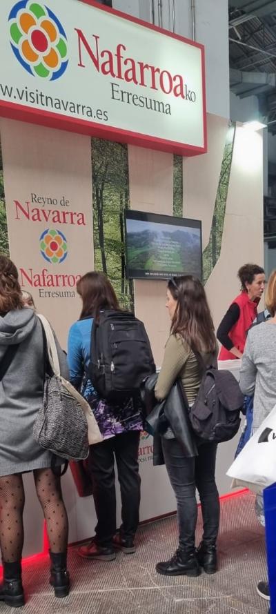 Navarra stand con público